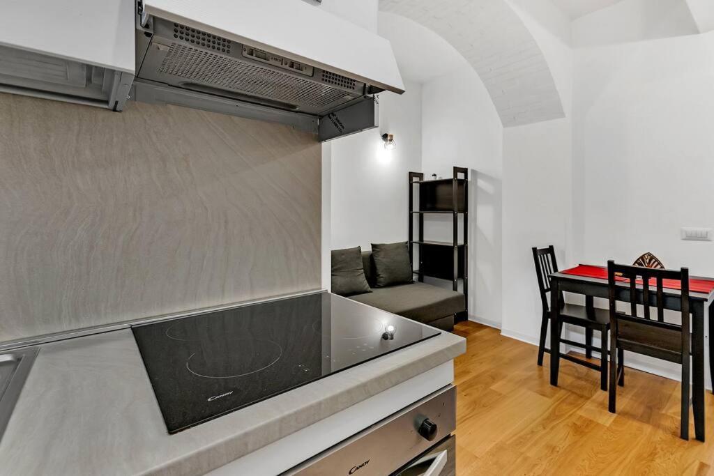 Alessia'S Flat - San Luigi Appartement Milaan Buitenkant foto